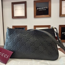 Gucci GG Emblem Medium Shoulder Bag in grainy black leather - NEW